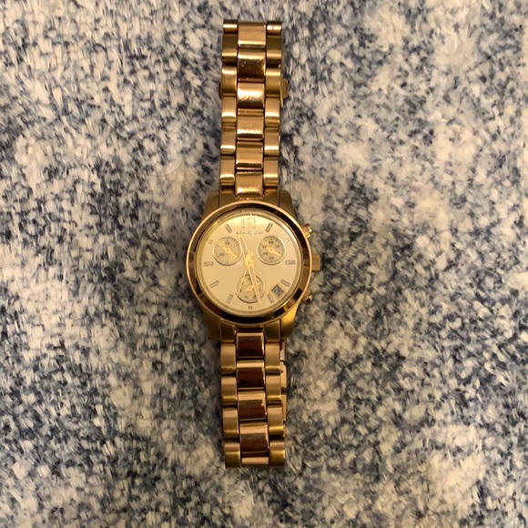 MICHAEL Michael Kors mini Runway gold watch - Picture 3 of 7